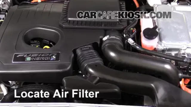 2017 Ford Fusion Energi Titanium 2.0L 4 Cyl. Filtre à air (moteur) Changement